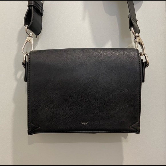 Co-lab crossbody purse with phone holder - Picture 2 of 9